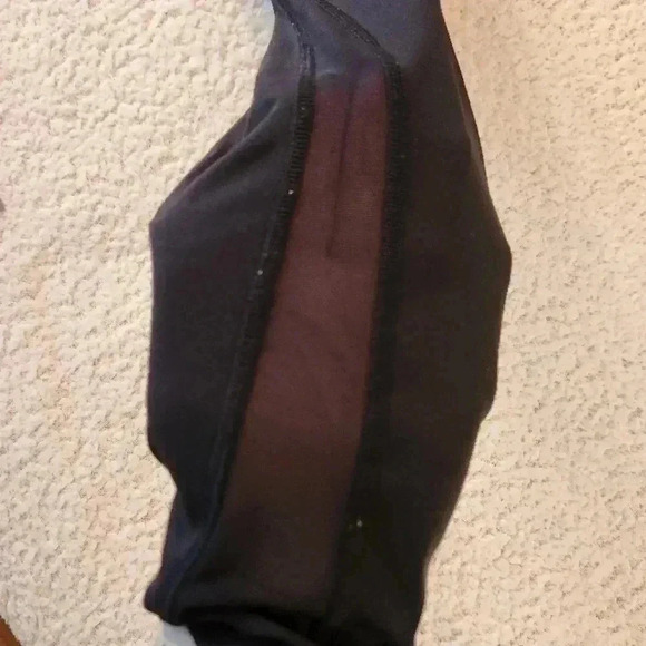 lululemon athletica Black High-Waisted Leggings, size 2 - Picture 7 of 8